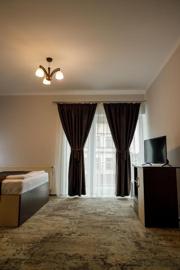 Double Room,1260815701:JPEG